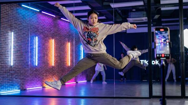 萝莉岛舞蹈视频